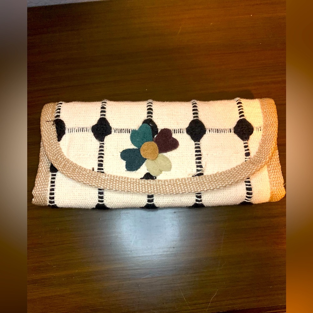 2/$25 wallet - Picture 1 of 6